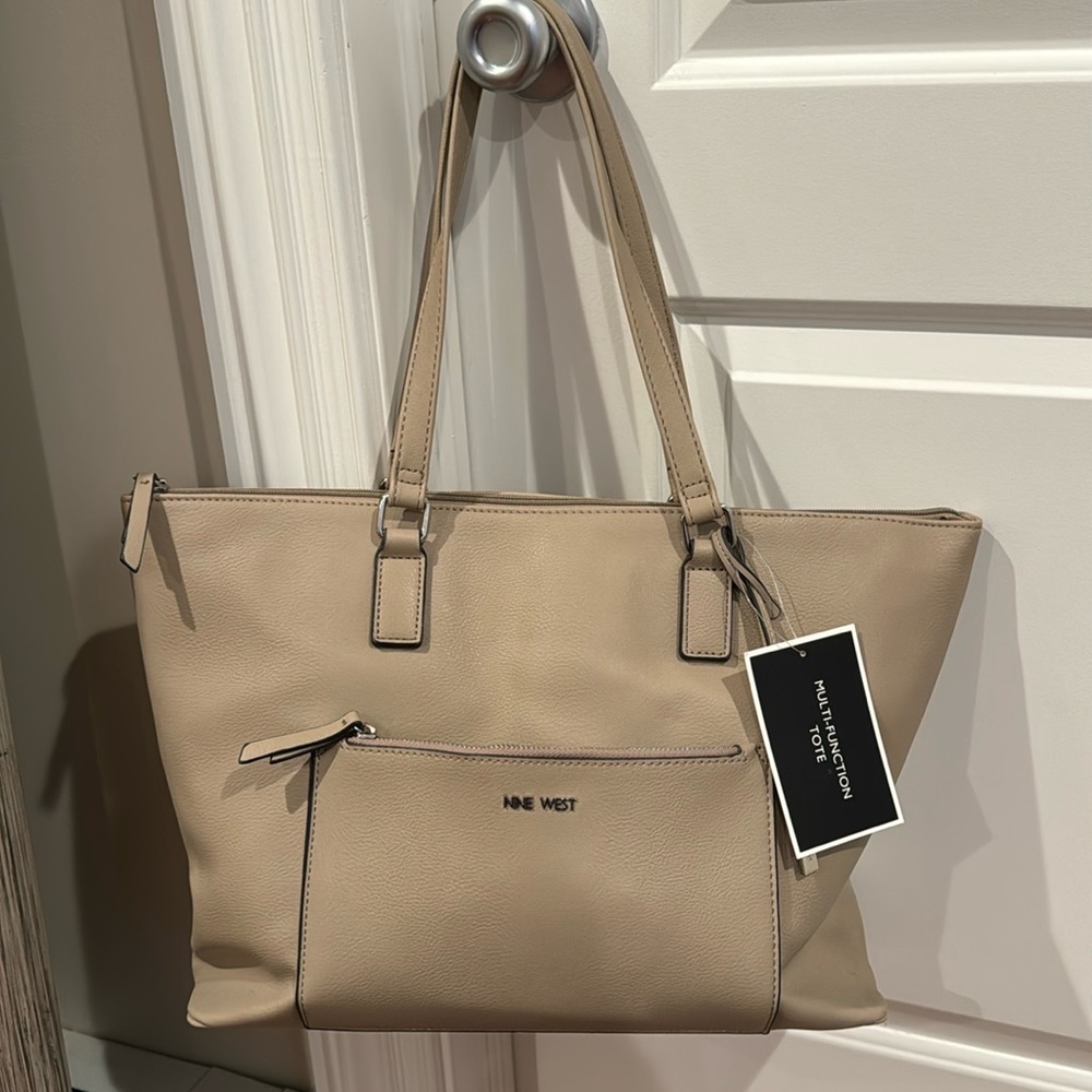 NWT Nine West World Explorer Purse